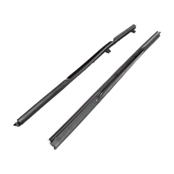 Metro Moulded Parts 1949-1952 Pontiac / Chevrolet / Oldsmobile Front Vent Window Seals. Does Not Fit Convertible WR 7305